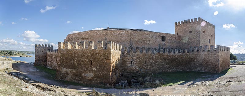 Ciudad Real - Argamasilla de Alba 05 - castillo de Penyarroya.jpg